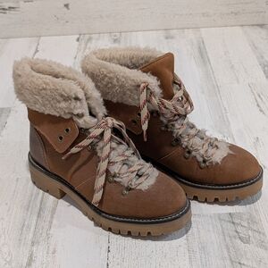 Cozy Brown Shearling-Lined Women's Boots